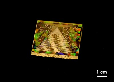 COLOR3D pyramid2.jpg